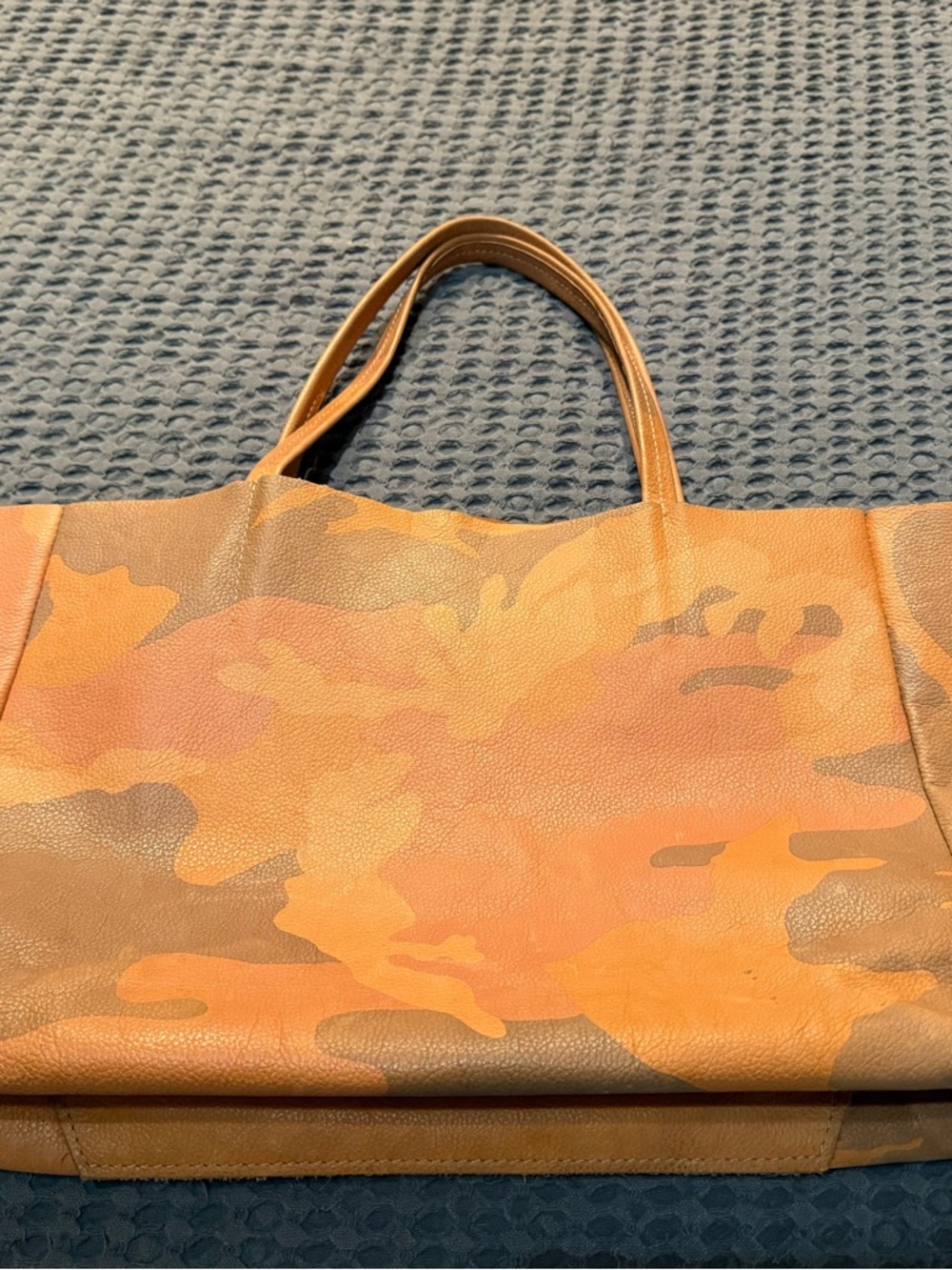 Ampersand as Apostrophe leather genuine leather tote bag - Picture 3 of 10